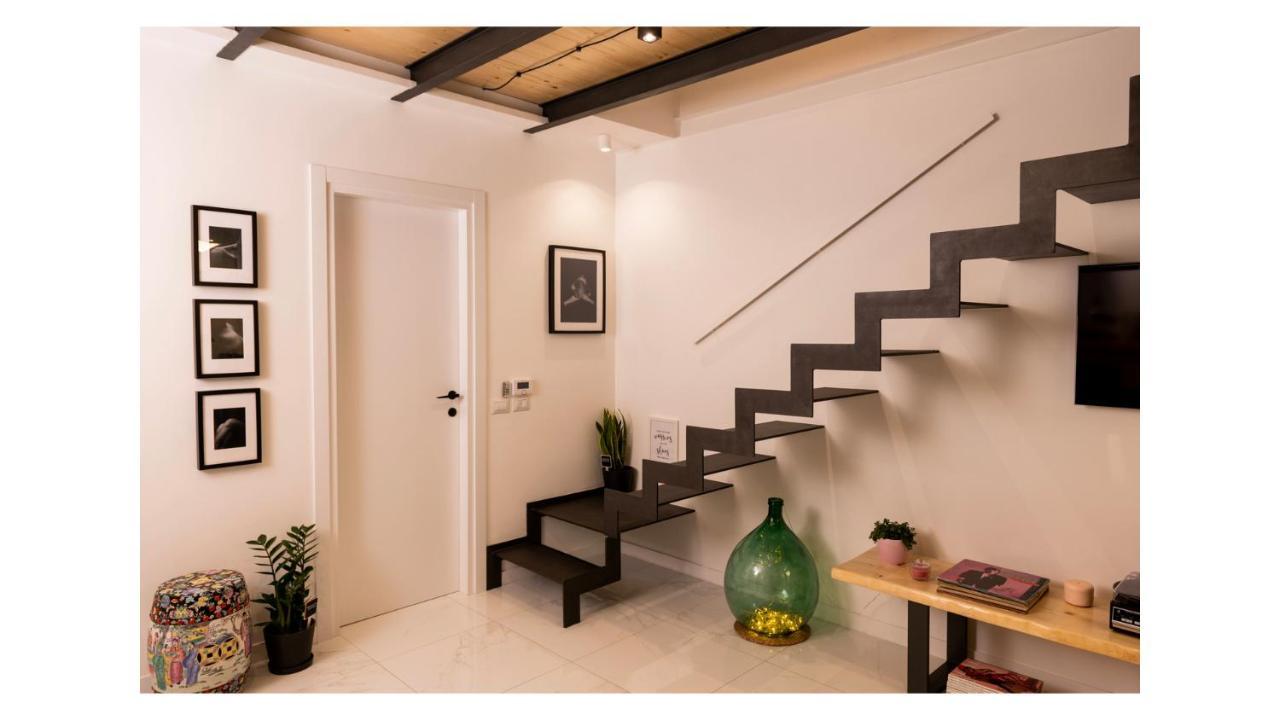 Light Pink - Suite In The Middle Of Everything Torre Annunziata Bagian luar foto
