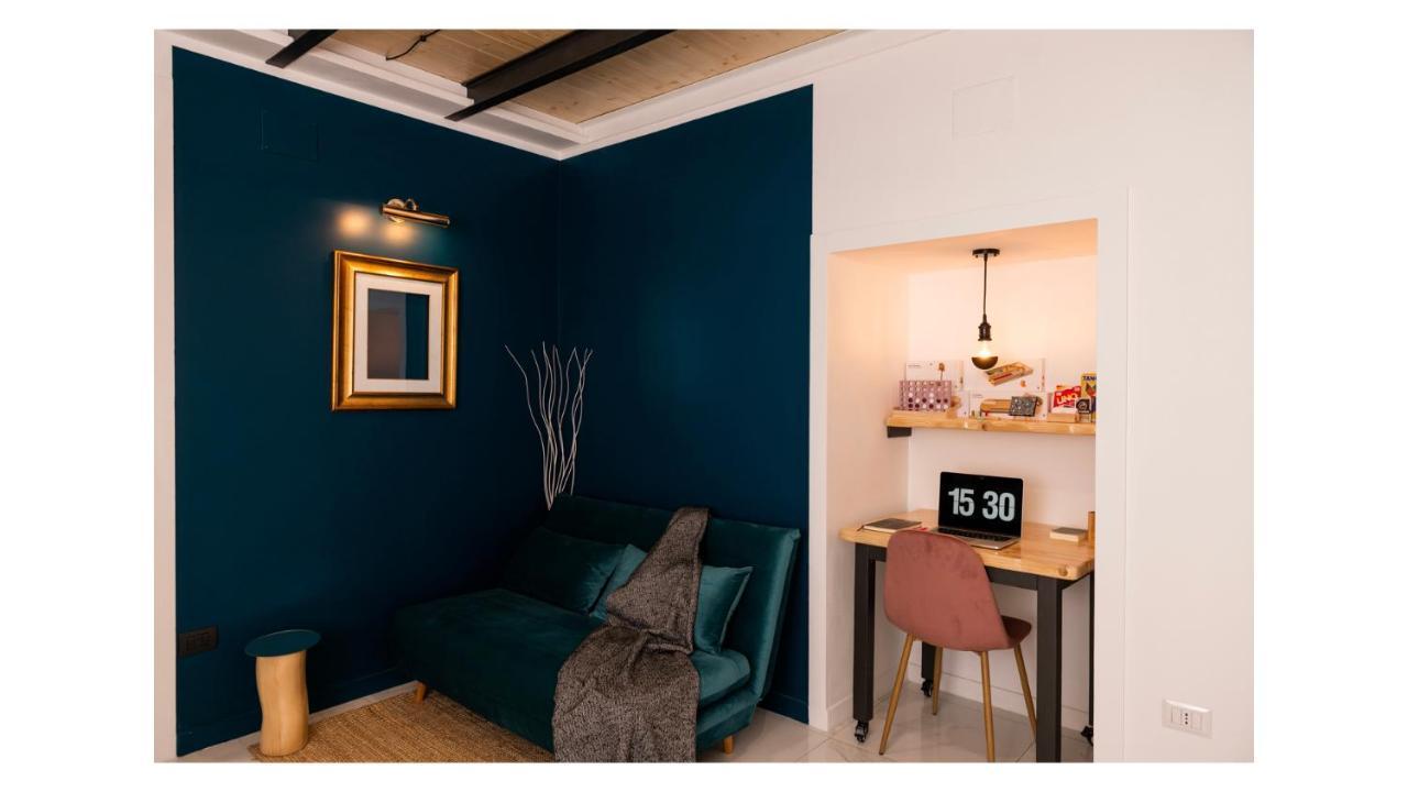 Light Pink - Suite In The Middle Of Everything Torre Annunziata Bagian luar foto